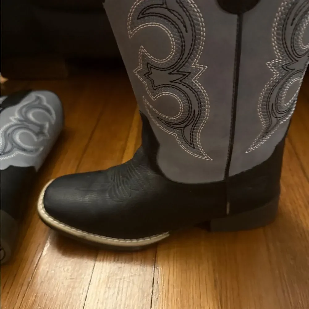 Twister Black and Blue Interior Boots size 3 big kids